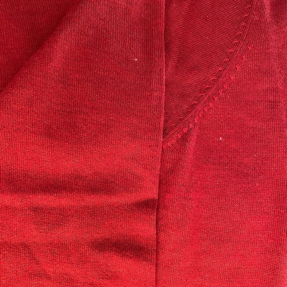 NWOT Merino Acrylic blend V-Neck Red light weight long sleeve sweater - Picture 4 of 10